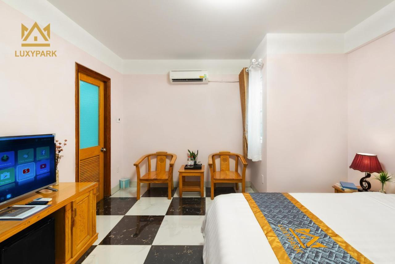 Luxy Park Hotel - Phu Quoc Centre Exterior foto